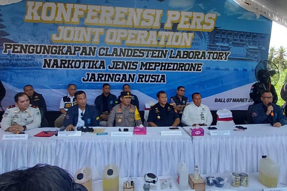 Bea Cukai-BNN Bongkar Laboratorium Narkoba di Bali, 2 Warga Rusia Ditangkap Bea Cukai-BNN Bongkar Laboratorium Narkoba di Bali, 2 Warga Rusia Ditangkap