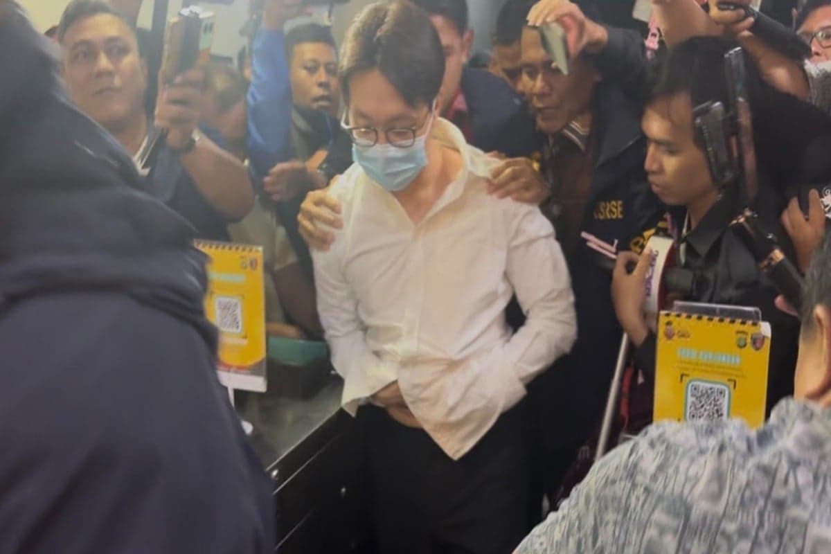 Polda Metro Jaya Tahan Dokter Richard Lee Terkait Laporan Doktif Polda Metro Jaya Tahan Dokter Richard Lee Terkait Laporan Doktif