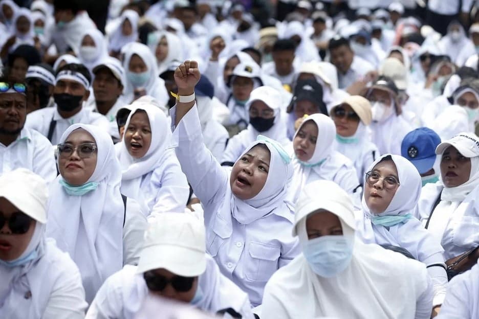 1.800 Honorer Tangsel Belum Digaji sejak Januari 2026, Kini Banyak Terjerat Pinjol! 1.800 Honorer Tangsel Belum Digaji sejak Januari 2026, Kini Banyak Terjerat Pinjol!