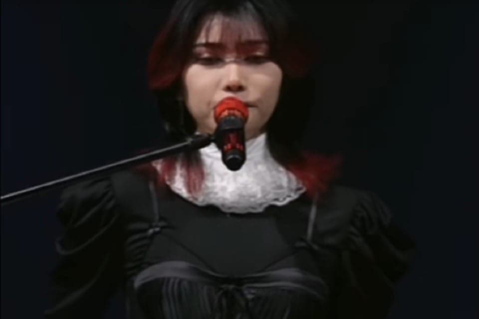 Dengar Kabar Vidi Aldiano Meninggal, Nadin Amizah dan Isyana Sarasvati Sempat Kehilangan Fokus di Panggung Dengar Kabar Vidi Aldiano Meninggal, Nadin Amizah dan Isyana Sarasvati Sempat Kehilangan Fokus di Panggung