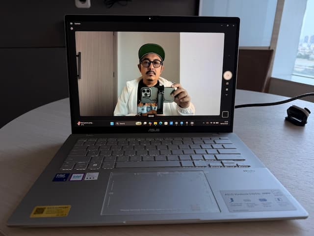 Laptop Tipis Tapi Tahan Banting: ASUS Vivobook S14 Jadi Senjata Baru Pekerja Kantoran 2026 Laptop Tipis Tapi Tahan Banting: ASUS Vivobook S14 Jadi Senjata Baru Pekerja Kantoran 2026