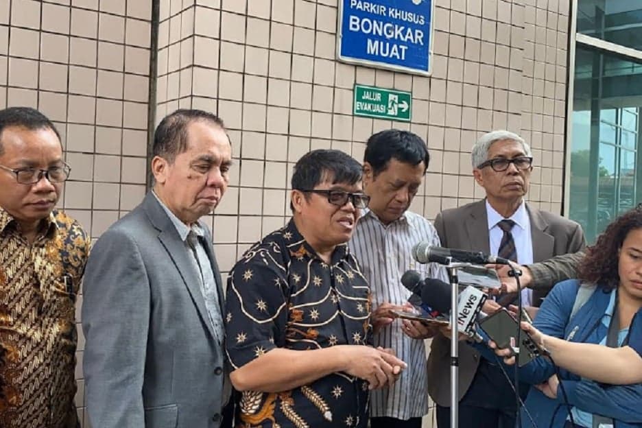 Jelang Putusan KIP Soal Ijazah Jokowi, Bonjowi Ungkap 20 Dokumen yang Diminta ke UGM Tak Satu Pun Diberikan Jelang Putusan KIP Soal Ijazah Jokowi, Bonjowi Ungkap 20 Dokumen yang Diminta ke UGM Tak Satu Pun Diberikan