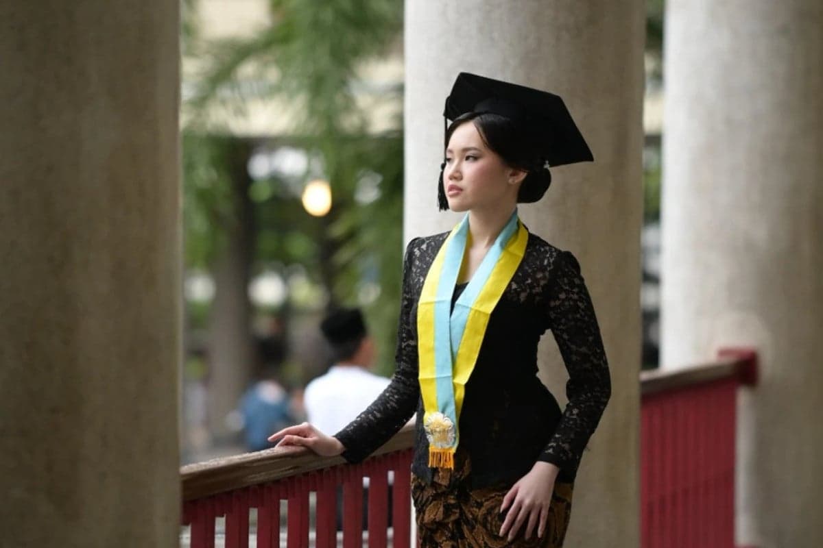 Marlyn Ivana Trigita Jadi Lulusan Tercepat Psikologi UGM, Kuliah Tuntas 3 Tahun 2 Bulan Marlyn Ivana Trigita Jadi Lulusan Tercepat Psikologi UGM, Kuliah Tuntas 3 Tahun 2 Bulan