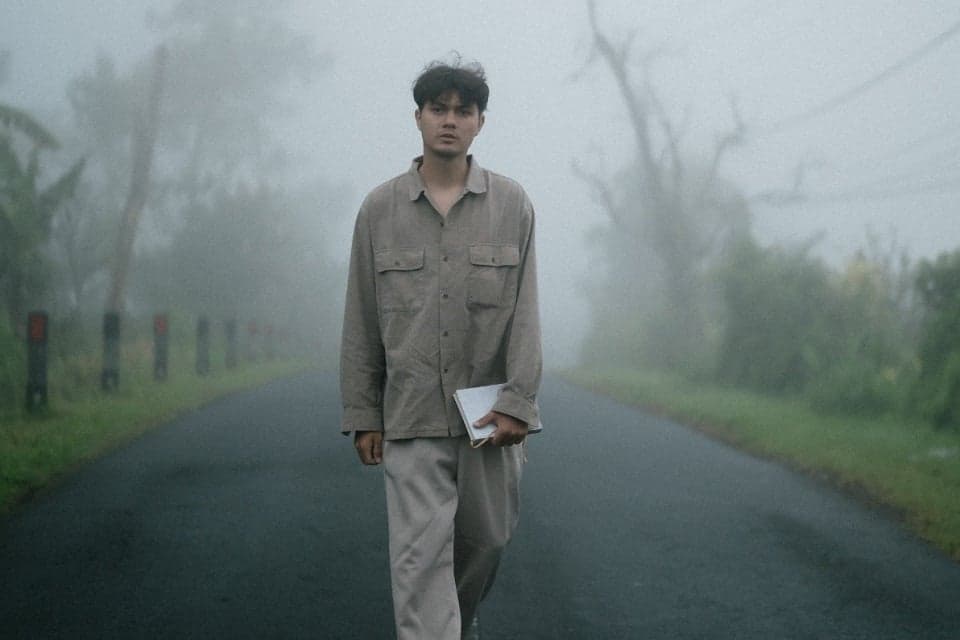 Nyoman Paul Kini Jadi Paul Aro, Hadirkan Kisah Perpisahan Tenang Lewat 'Selasa' Nyoman Paul Kini Jadi Paul Aro, Hadirkan Kisah Perpisahan Tenang Lewat 'Selasa'