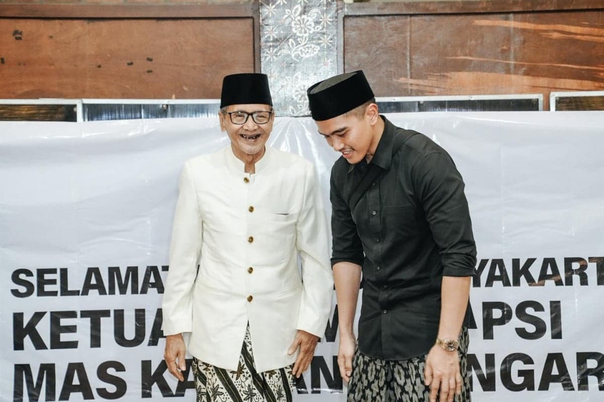 Silaturahmi ke Ponpes An-Nur, Kaesang Minta Wejangan KH Yasin Nawawi Silaturahmi ke Ponpes An-Nur, Kaesang Minta Wejangan KH Yasin Nawawi
