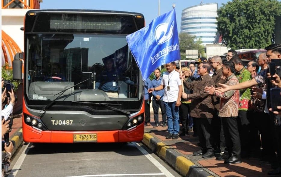 Transjabodetabek Blok M-Bandara Soetta Mulai Beroperasi, Tarif Rp3.500 Transjabodetabek Blok M-Bandara Soetta Mulai Beroperasi, Tarif Rp3.500