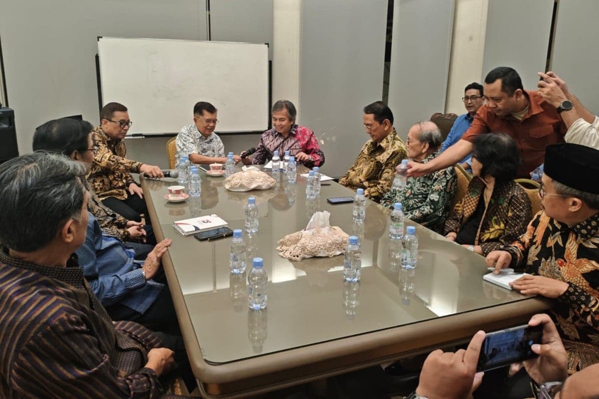 Jusuf Kalla Bareng Para Mantan Dubes Bahas Situasi Timur Tengah hingga BoP Jusuf Kalla Bareng Para Mantan Dubes Bahas Situasi Timur Tengah hingga BoP