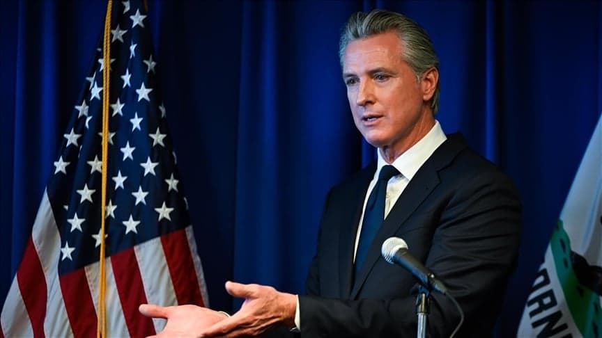 Gubernur California Tuding Trump Untung Besar dari Kenaikan Harga Minyak Gubernur California Tuding Trump Untung Besar dari Kenaikan Harga Minyak