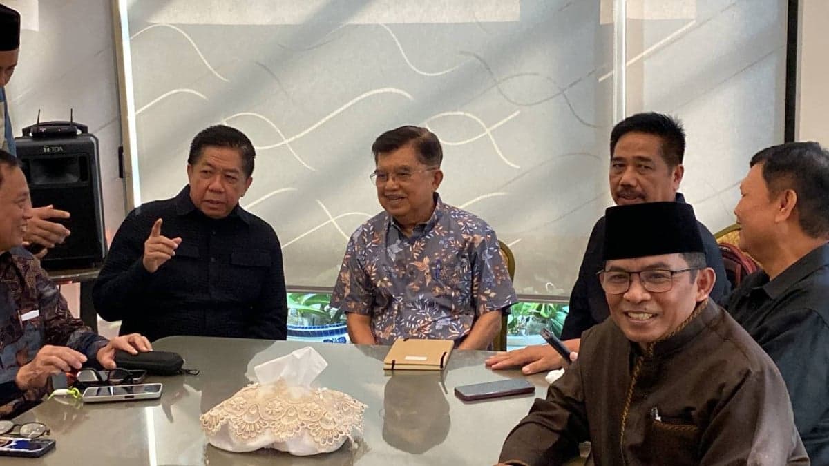 Effendi Gazali dkk Merapat ke Rumah JK, Bahas Jurang Komunikasi Effendi Gazali dkk Merapat ke Rumah JK, Bahas Jurang Komunikasi