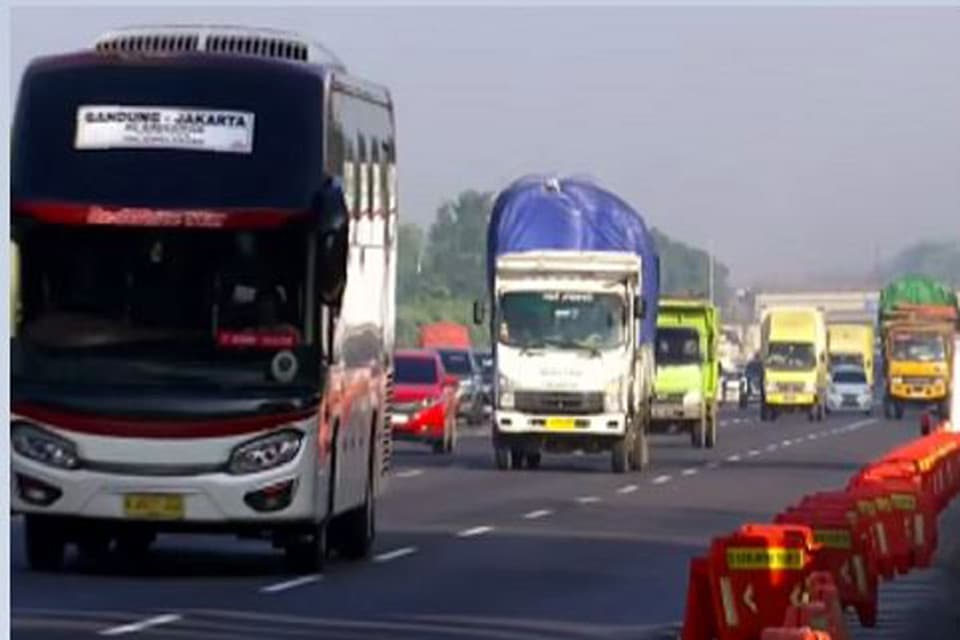 Arus Mudik 2026, Tol Cikampek Utama Ramai Lancar Arus Mudik 2026, Tol Cikampek Utama Ramai Lancar
