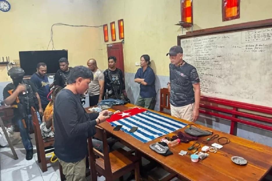 Polisi Tetapkan 5 Tersangka Pemasok Senjata Api dan Amunisi ke KKB Polisi Tetapkan 5 Tersangka Pemasok Senjata Api dan Amunisi ke KKB