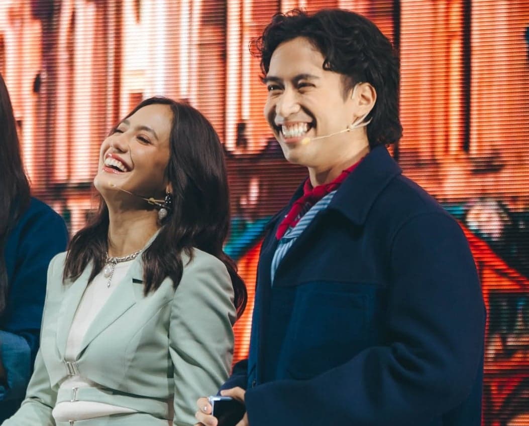 Cerita Pevita Pearce soal Pertemuan Terakhir dengan Vidi Aldiano di Kuala Lumpur Cerita Pevita Pearce soal Pertemuan Terakhir dengan Vidi Aldiano di Kuala Lumpur