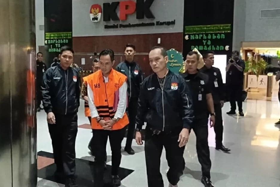 Pejabat Cilacap Takut Dirotasi Jika Tak Setor 'Upeti' THR ke Bupati Syamsul Auliya Rachman Pejabat Cilacap Takut Dirotasi Jika Tak Setor 'Upeti' THR ke Bupati Syamsul Auliya Rachman