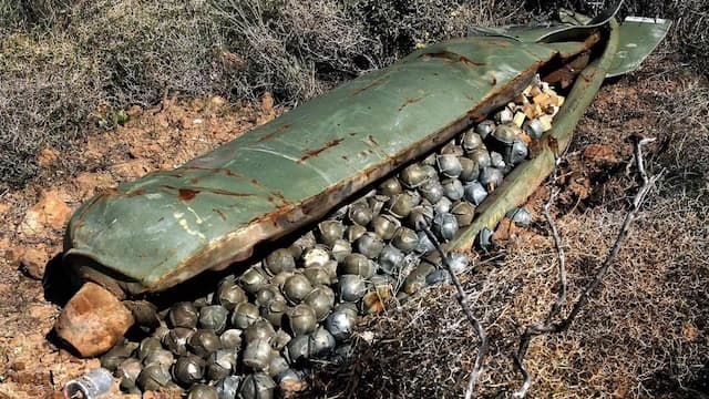 Israel Kesal Banget Iran Gunakan Bom Tandan, IDF Ungkap Bahayanya Israel Kesal Banget Iran Gunakan Bom Tandan, IDF Ungkap Bahayanya