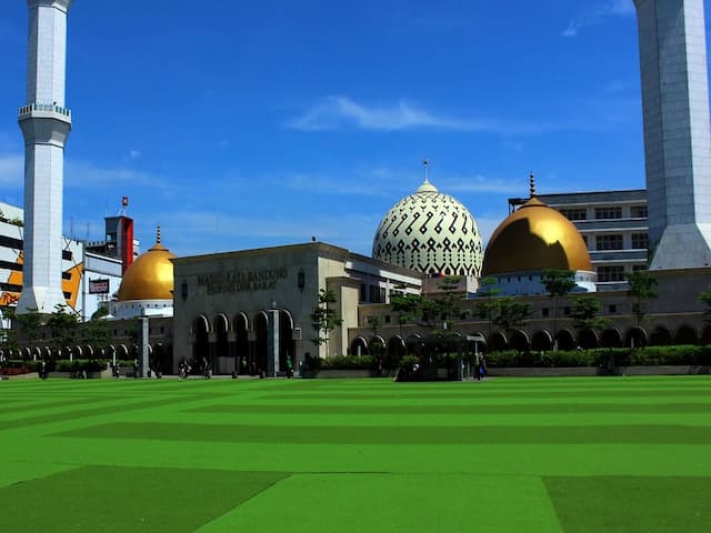 Jadwal Salat dan Imsakiyah Kota Bandung Hari Ini, 26 Ramadan 1447 H Jadwal Salat dan Imsakiyah Kota Bandung Hari Ini, 26 Ramadan 1447 H