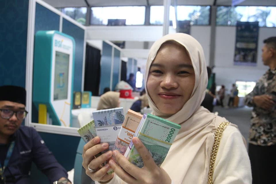 1 Juta Orang Sudah Tukar Uang Baru buat Lebaran 2026, Naik 85,4 Persen 1 Juta Orang Sudah Tukar Uang Baru buat Lebaran 2026, Naik 85,4 Persen
