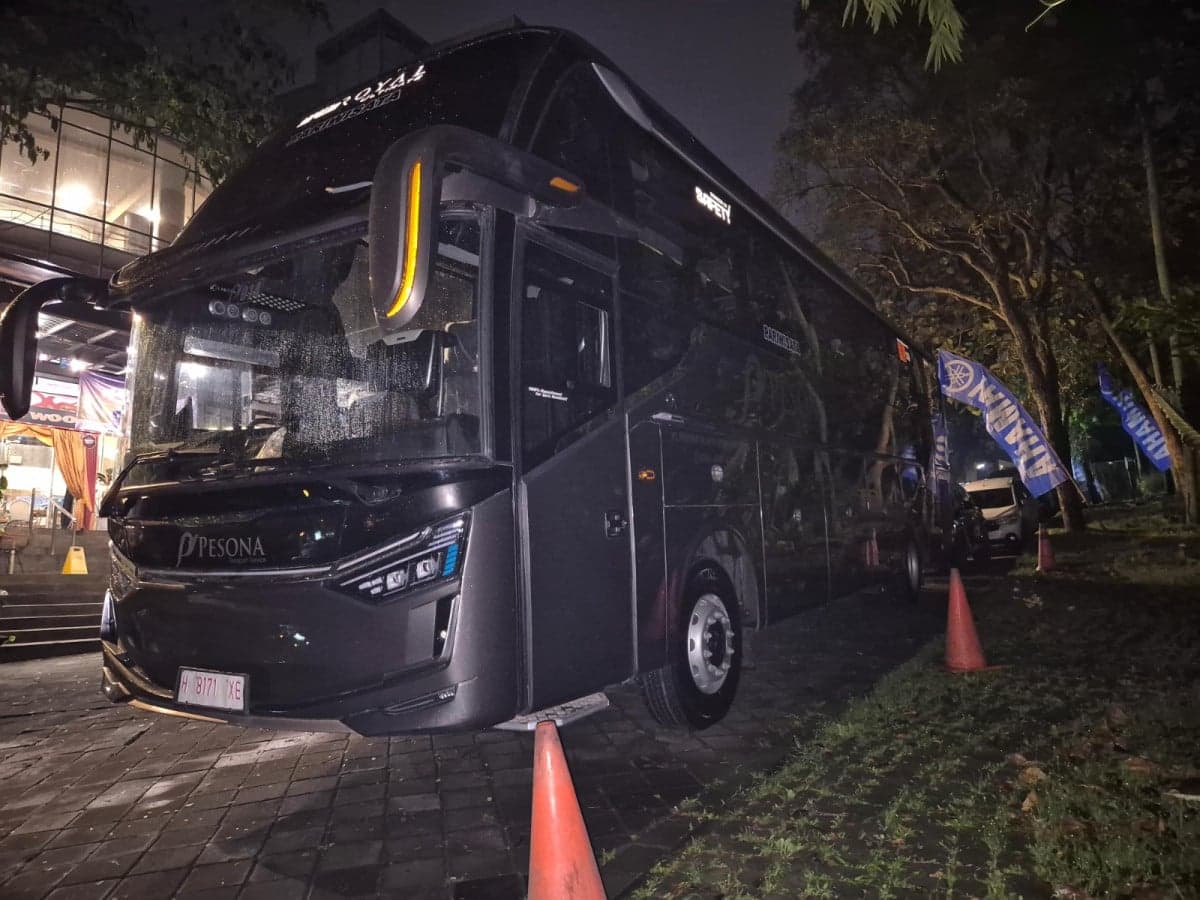Pastikan Pemudik Selamat hingga Kampung Halaman, Hino Kumpulkan 30 Oto Bus di Jateng Pastikan Pemudik Selamat hingga Kampung Halaman, Hino Kumpulkan 30 Oto Bus di Jateng