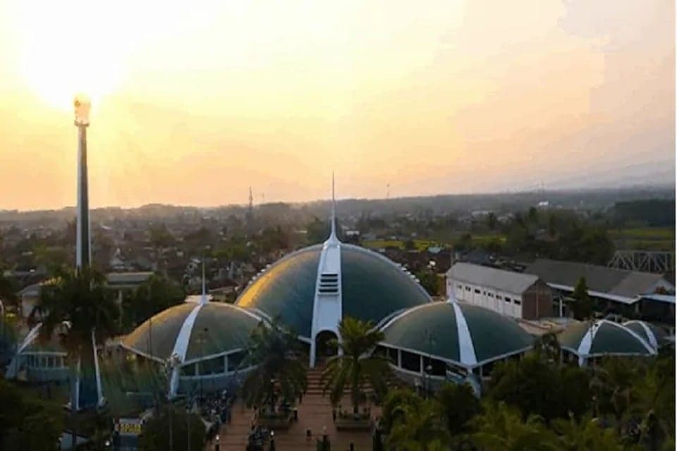 Jadwal Salat dan Imsakiyah Kota Surabaya Hari Ini, 27 Ramadan 1447 H Jadwal Salat dan Imsakiyah Kota Surabaya Hari Ini, 27 Ramadan 1447 H