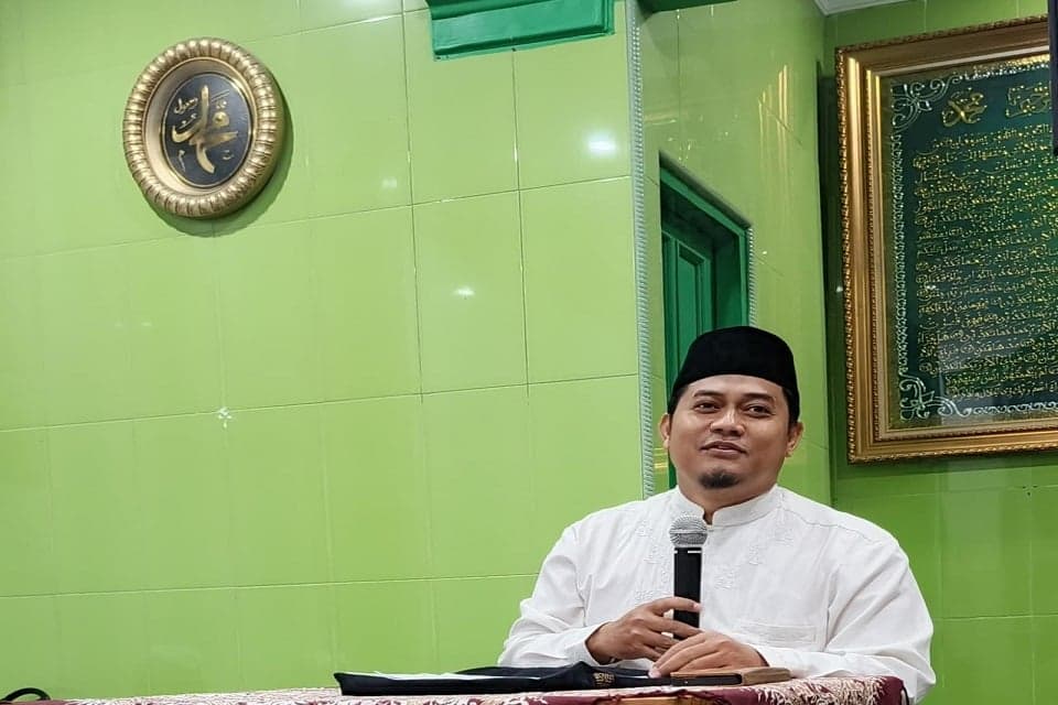 Meneladani Umar bin Abdul Aziz: Membangun Ekosistem Zakat Produktif dalam Organisme Pesantren Meneladani Umar bin Abdul Aziz: Membangun Ekosistem Zakat Produktif dalam Organisme Pesantren