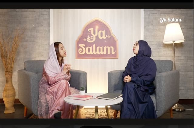 Fenomena War Takjil Disorot, Madam dan Azia dapat Nasihat dari Umi Riza Fenomena War Takjil Disorot, Madam dan Azia dapat Nasihat dari Umi Riza