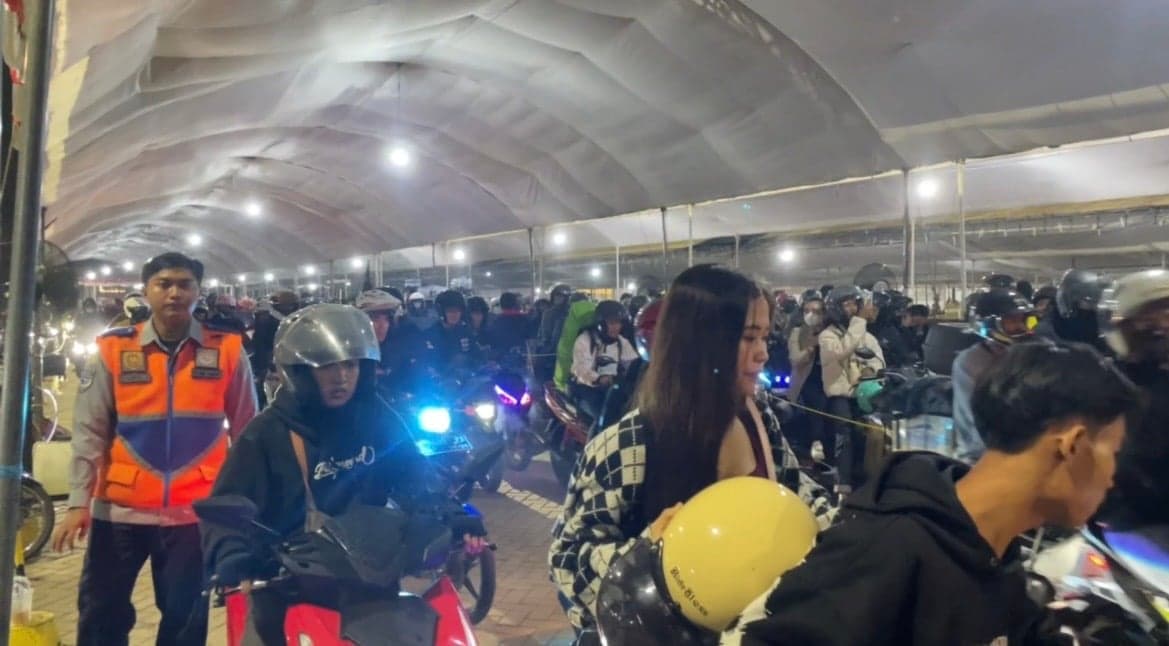 H-4 Lebaran, Pemudik Motor Padati Pelabuhan Ciwandan H-4 Lebaran, Pemudik Motor Padati Pelabuhan Ciwandan