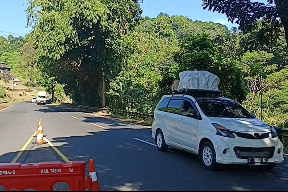 Polisi Berlakukan One Way di Lingkar Gentong Jika Antrean Kendaraan Lebih 1 Km Polisi Berlakukan One Way di Lingkar Gentong Jika Antrean Kendaraan Lebih 1 Km