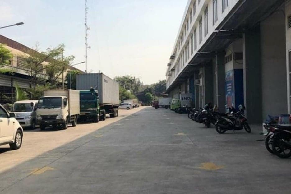 Aktivitas Gudang di Ancol Terhenti Dampak Truk Sumbu 3 Dilarang Beroperasi Aktivitas Gudang di Ancol Terhenti Dampak Truk Sumbu 3 Dilarang Beroperasi