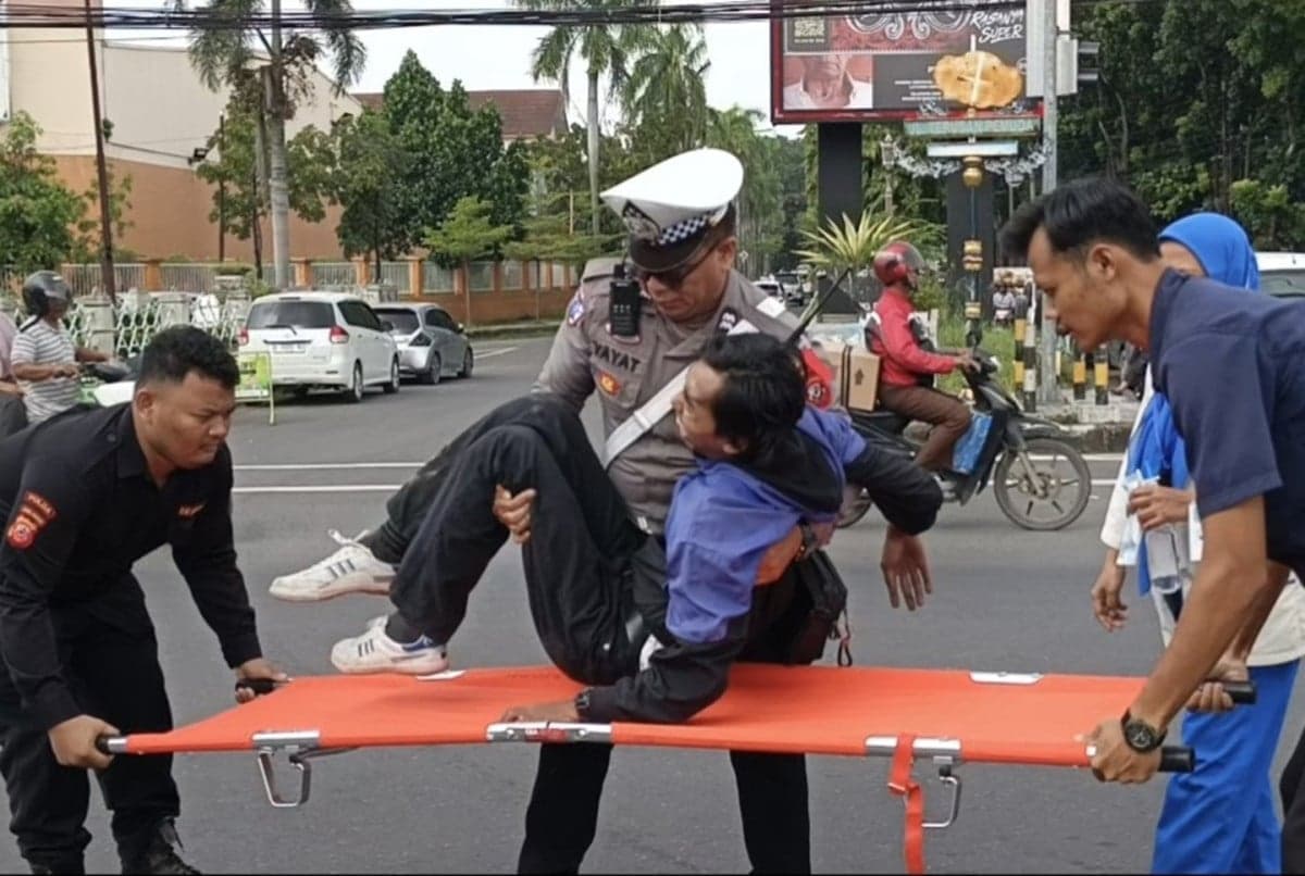 Pemudik Kecelakaan Tunggal di Jalan Arteri Cirebon, Polisi: Ingat, Nenek Moyang Kita Pelaut, Bukan Pembalap Pemudik Kecelakaan Tunggal di Jalan Arteri Cirebon, Polisi: Ingat, Nenek Moyang Kita Pelaut, Bukan Pembalap