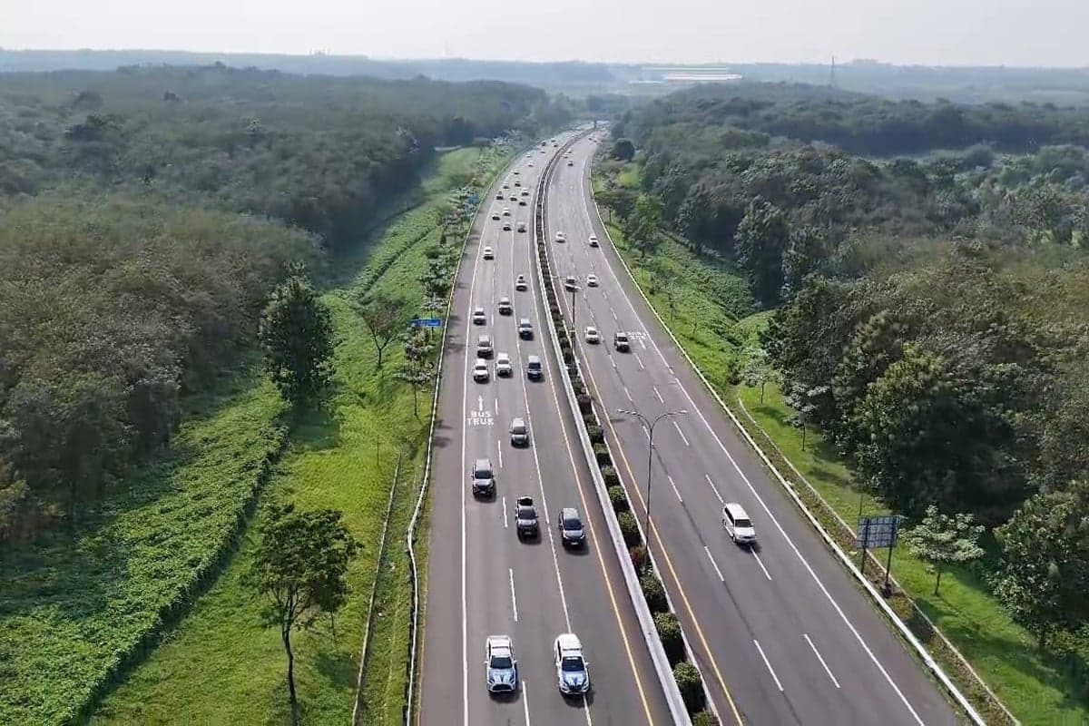 H-3 Lebaran 2026, Volume Kendaraan di Tol Cipali Melonjak Hampir 2 Kali Lipat H-3 Lebaran 2026, Volume Kendaraan di Tol Cipali Melonjak Hampir 2 Kali Lipat