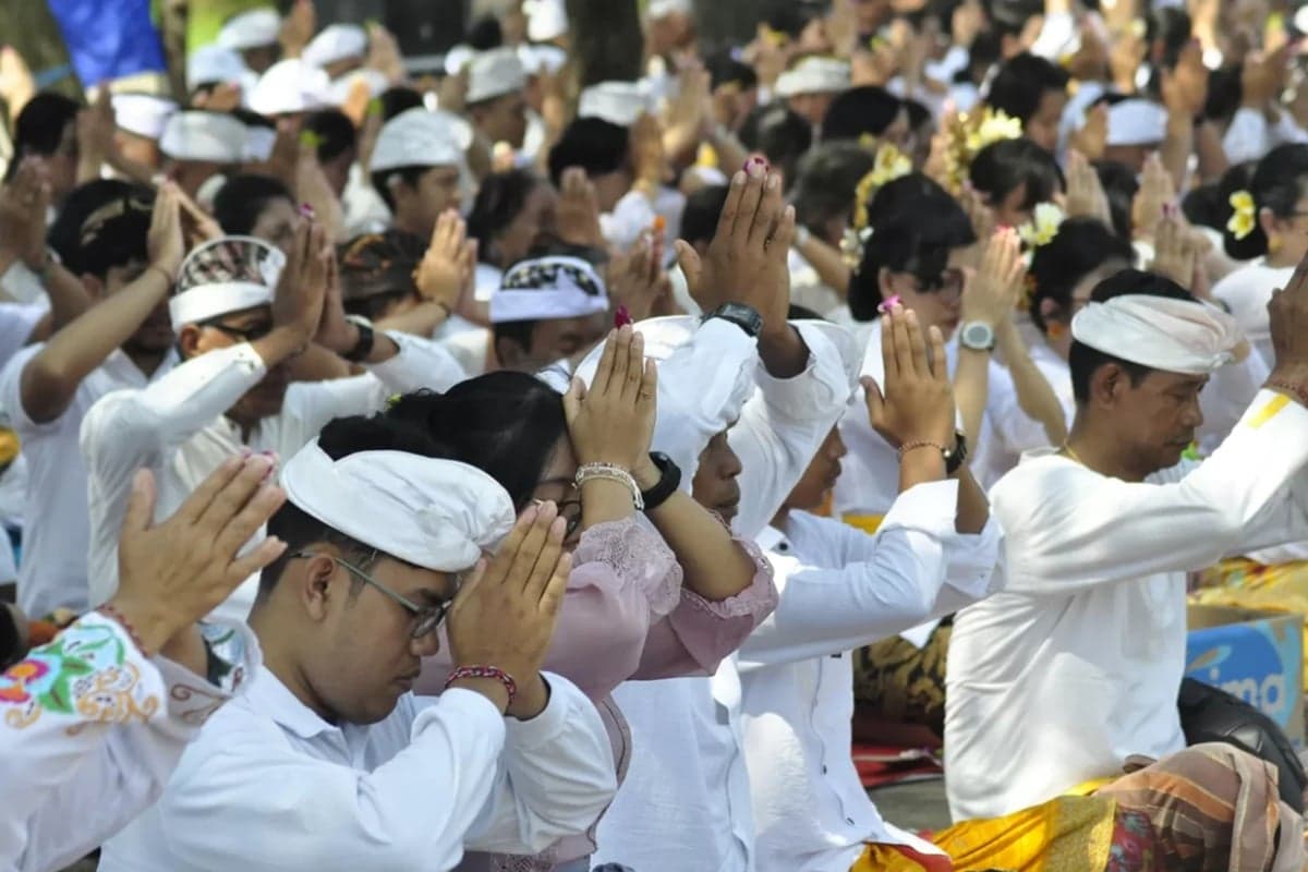 25 Teks Ucapan Hari Raya Nyepi 2026 yang Singkat Namun Penuh Makna 25 Teks Ucapan Hari Raya Nyepi 2026 yang Singkat Namun Penuh Makna