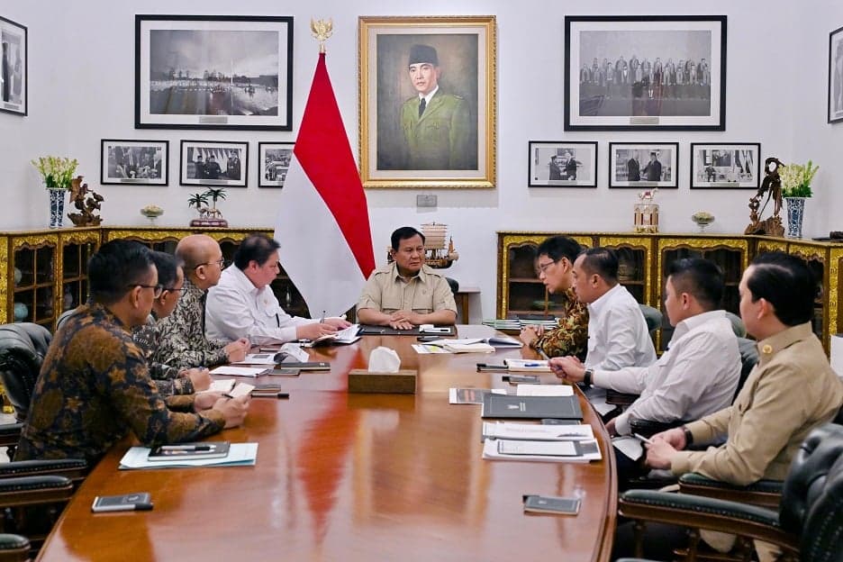 Presiden Prabowo Kumpulkan Menteri, Bahas Penghematan Energi Dampak Konflik Timur Tengah Presiden Prabowo Kumpulkan Menteri, Bahas Penghematan Energi Dampak Konflik Timur Tengah