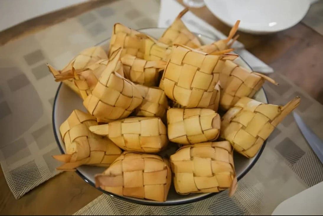 5 Tips Memasak Ketupat Lebaran Cepat Matang 30 Menit, Hemat Gas dan Anti Gagal 5 Tips Memasak Ketupat Lebaran Cepat Matang 30 Menit, Hemat Gas dan Anti Gagal