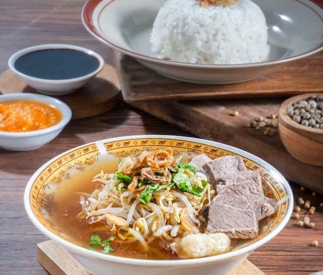 Nikmatnya Spesial Soto Boyolali Hj. Hesti, Kuliner Mudik yang Jadi Simbol Kebersamaan Keluarga Nikmatnya Spesial Soto Boyolali Hj. Hesti, Kuliner Mudik yang Jadi Simbol Kebersamaan Keluarga