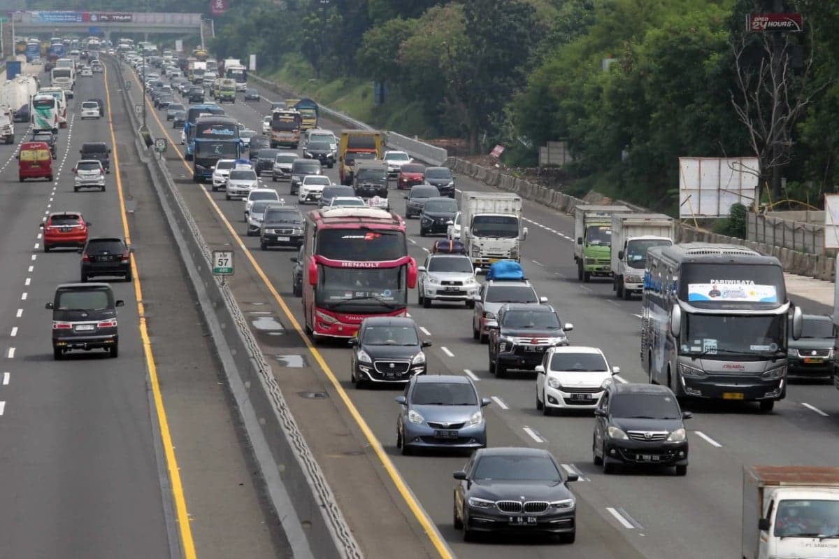 One Way Diberlakukan hingga Salatiga, Contraflow Mulai di KM 36 Tol Jakarta-Cikampek One Way Diberlakukan hingga Salatiga, Contraflow Mulai di KM 36 Tol Jakarta-Cikampek