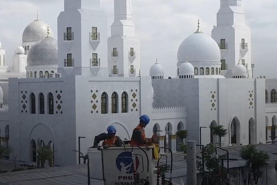 PLN Pastikan Listrik-SPKLU Aman saat Malam Takbir dan Lebaran di Titil Vital PLN Pastikan Listrik-SPKLU Aman saat Malam Takbir dan Lebaran di Titil Vital