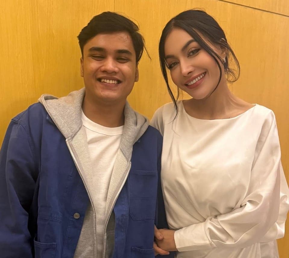 Denada Akhirnya Pamer Foto Bareng Ressa Rizky: Alhamdulillah Denada Akhirnya Pamer Foto Bareng Ressa Rizky: Alhamdulillah