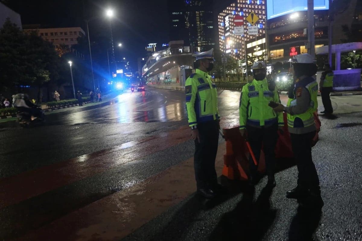 Jalan Sudirman-Thamrin Ditutup Sejak Pukul 18.00 WIB saat Car Free Night Malam Takbiran Jalan Sudirman-Thamrin Ditutup Sejak Pukul 18.00 WIB saat Car Free Night Malam Takbiran