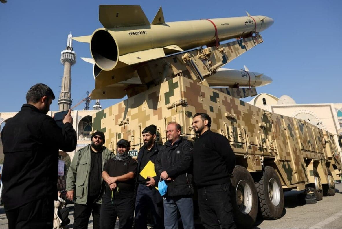 Berjarak 4.000 Km, Iran Luncurkan Rudal Balistik ke Pangkalan AS dan Inggris di Diego Garcia Berjarak 4.000 Km, Iran Luncurkan Rudal Balistik ke Pangkalan AS dan Inggris di Diego Garcia