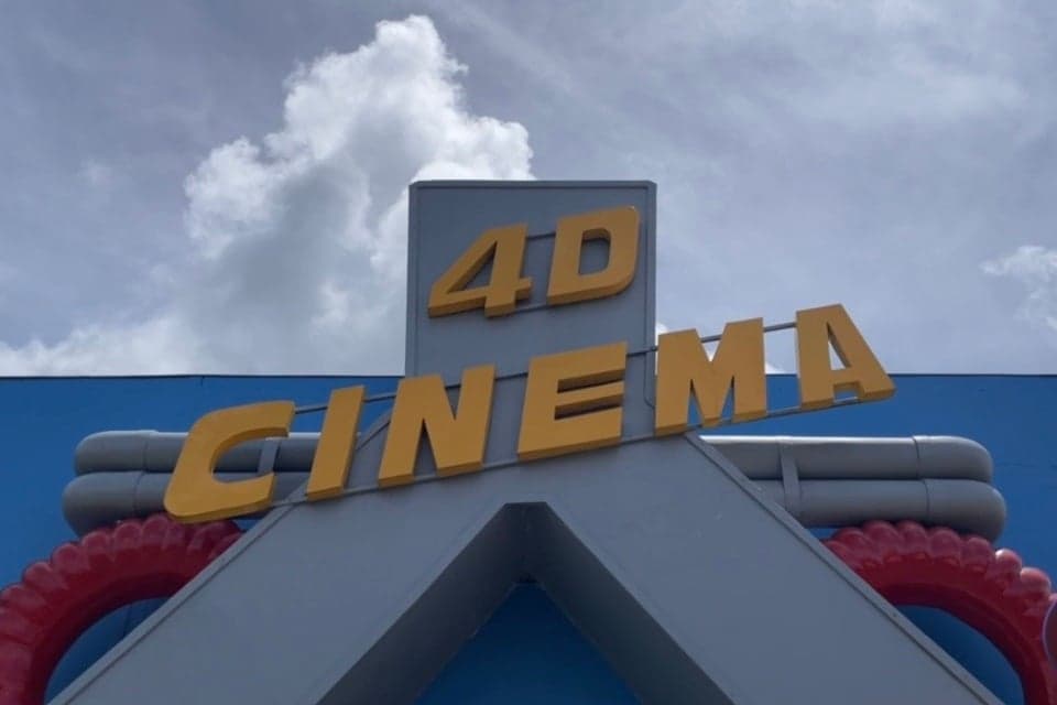 Menjelajahi Dasar Laut Tanpa Berenang di Sinema 4D Krakatau Park Menjelajahi Dasar Laut Tanpa Berenang di Sinema 4D Krakatau Park