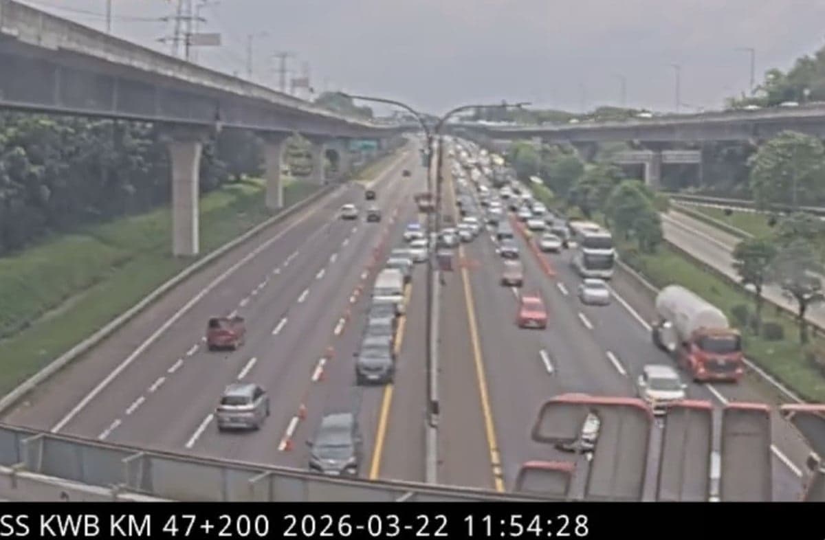 Tol Japek Padat, Contraflow Diberlakukan di KM 47 hingga KM 65 Tol Japek Padat, Contraflow Diberlakukan di KM 47 hingga KM 65