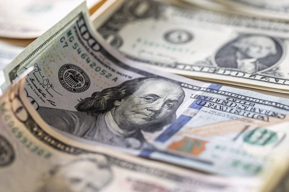 Dolar AS Kembali Jadi Primadona, Emas Mulai Ditinggalkan Investor Global Dolar AS Kembali Jadi Primadona, Emas Mulai Ditinggalkan Investor Global