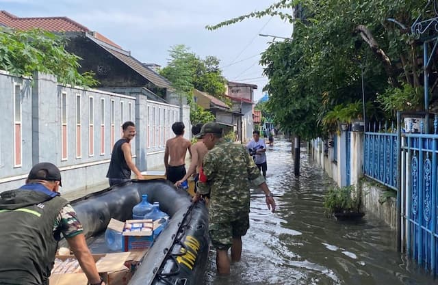 Hari Kedua Lebaran 2026, Kampung Jati Jakarta Timur Masih Terendam Banjir Hari Kedua Lebaran 2026, Kampung Jati Jakarta Timur Masih Terendam Banjir
