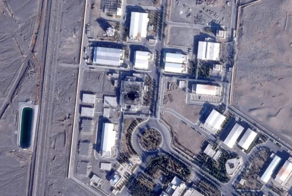 Garis Pantai Iran Tiba-tiba Hilang dari Citra Satelit, Ada Apakah? Garis Pantai Iran Tiba-tiba Hilang dari Citra Satelit, Ada Apakah?