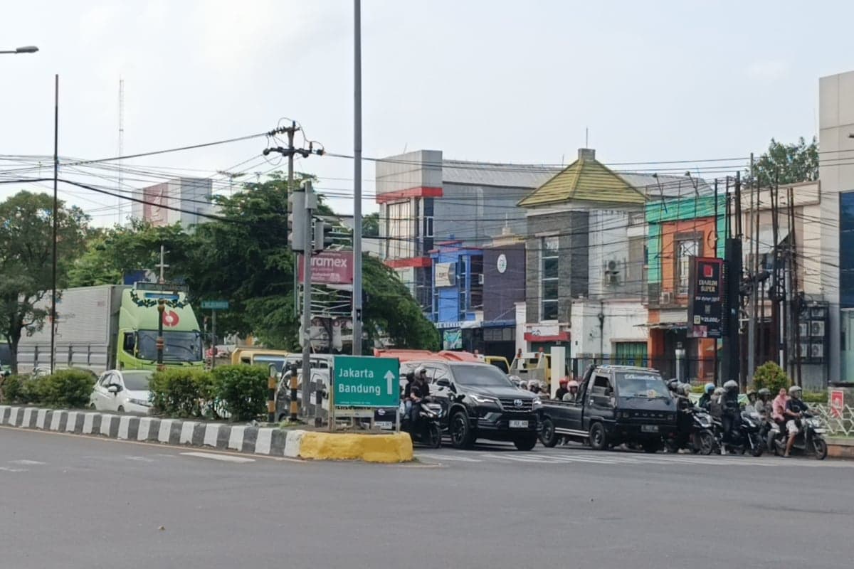 Sterilisasi One Way Berdampak ke Jalur Pantura Cirebon, Truk dan Bus Dominasi Arah Jateng Sterilisasi One Way Berdampak ke Jalur Pantura Cirebon, Truk dan Bus Dominasi Arah Jateng