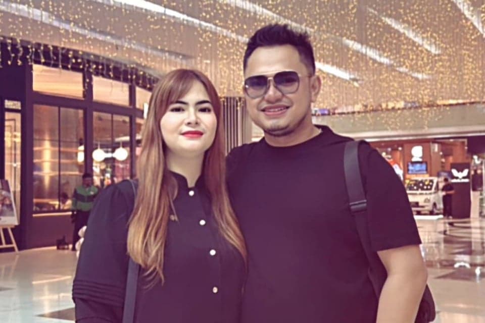 Klaim Punya Bukti Perselingkuhan, Shyalimar Malik Isyaratkan Cerai dari Eric Syafutra Klaim Punya Bukti Perselingkuhan, Shyalimar Malik Isyaratkan Cerai dari Eric Syafutra