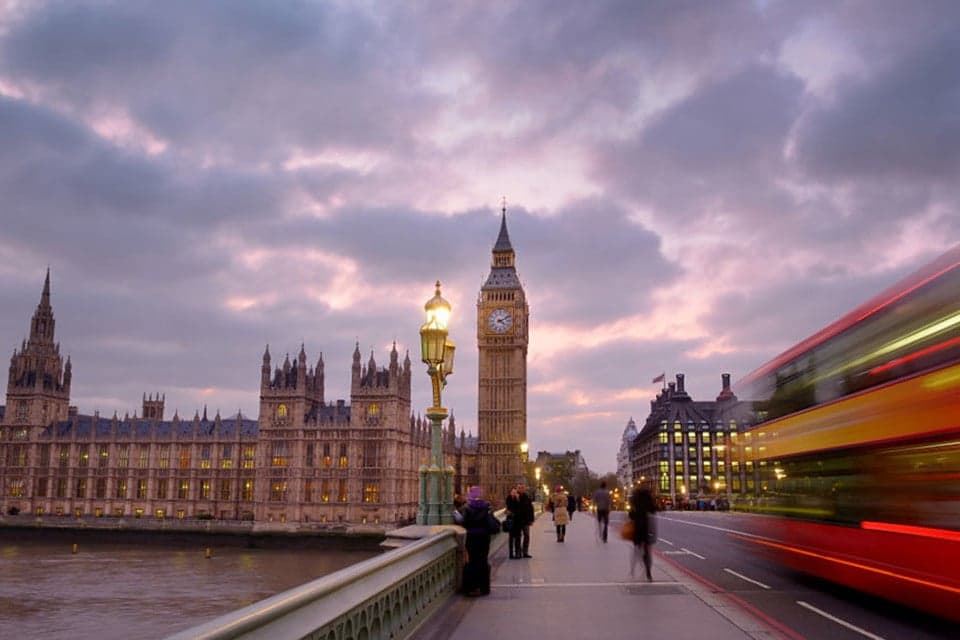 Perang AS-Iran Bikin Susah Banyak Negara, 100.000 Pekerja di Inggris Terancam PHK Perang AS-Iran Bikin Susah Banyak Negara, 100.000 Pekerja di Inggris Terancam PHK