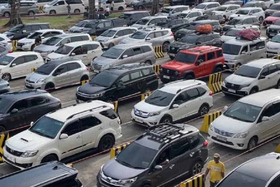 128.281 Pemudik Menyeberang ke Pulau Jawa lewat Pelabuhan Bakauheni 128.281 Pemudik Menyeberang ke Pulau Jawa lewat Pelabuhan Bakauheni