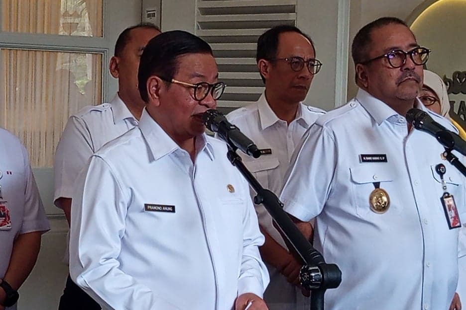 Pramono Bakal Sanksi ASN yang Pakai Mobil Dinas dan Absen usai WFA Pramono Bakal Sanksi ASN yang Pakai Mobil Dinas dan Absen usai WFA