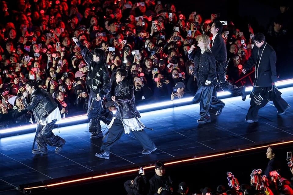 Trending di Seluruh Dunia! Konser Comeback BTS Tembus 18,4 Juta Viewers Trending di Seluruh Dunia! Konser Comeback BTS Tembus 18,4 Juta Viewers