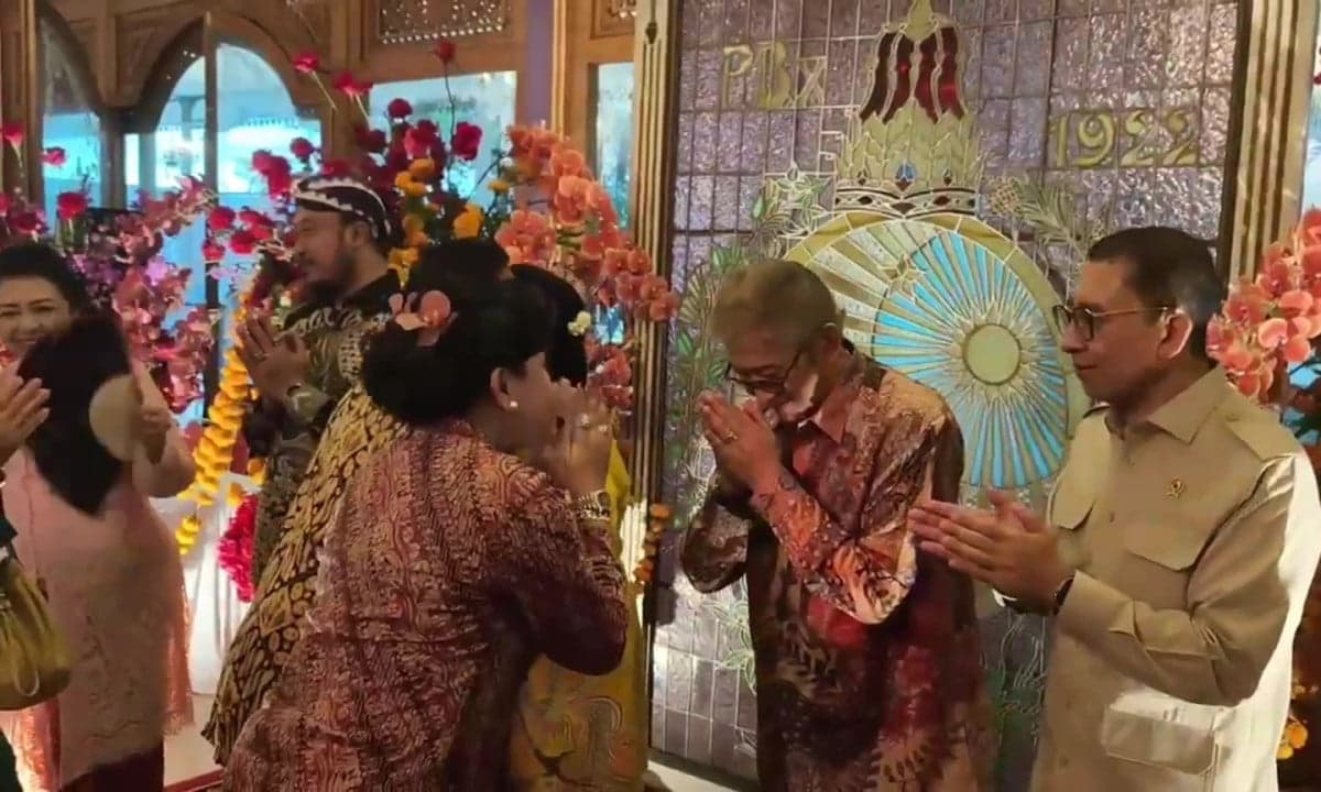 Momen Halalbihalal di Keraton Solo, 2 Kubu Gelar Acara di Lokasi Berbeda Momen Halalbihalal di Keraton Solo, 2 Kubu Gelar Acara di Lokasi Berbeda